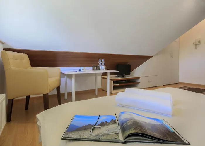 Arnika Πανσιόν 3*